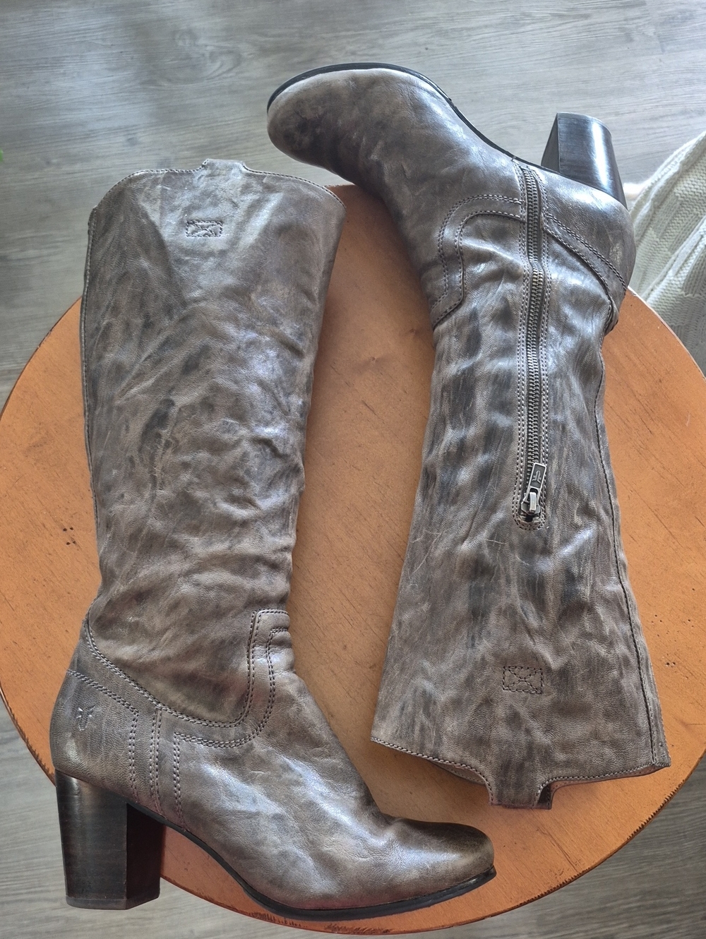 Frye Carson Mid Heel Tab Distressed Gray Leather Mid-Calf Zip Boots. Size 9